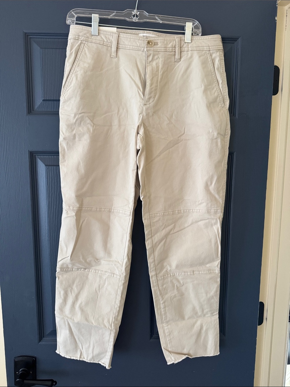 Banana Republic Women's Khaki Chinos in Light Tan